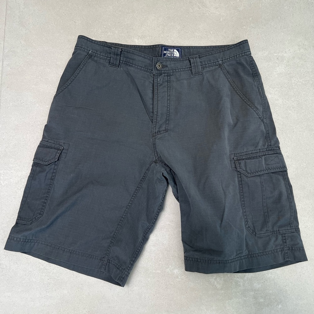 The North Face Men's Dark Gray Cargo Shorts